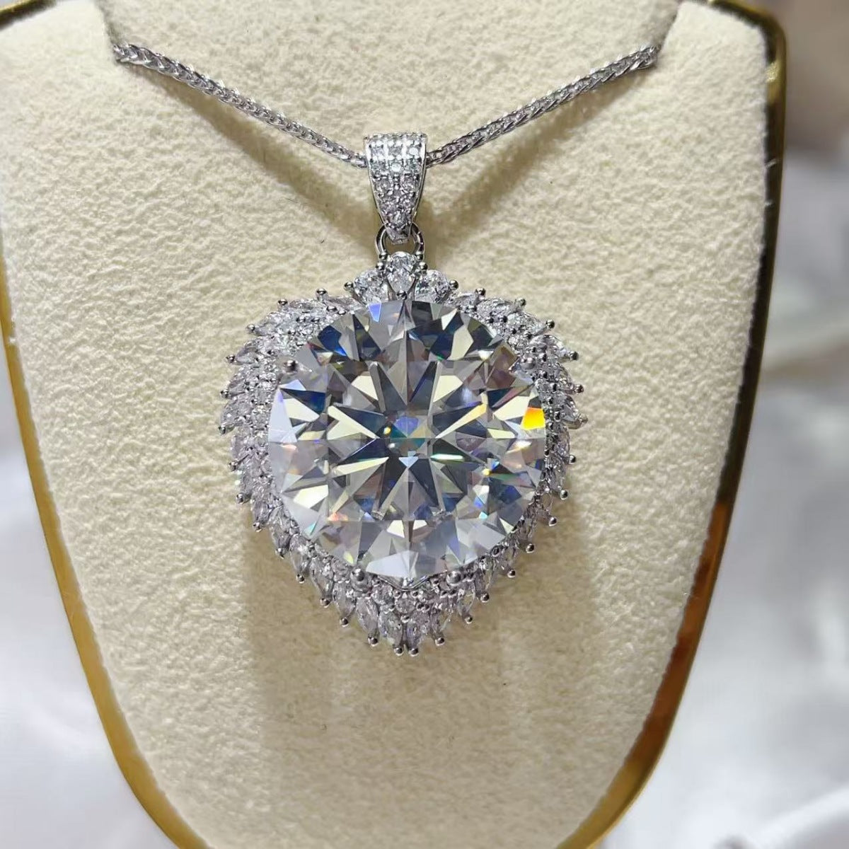 20 Carat Moissanite 925 Sterling Silver Pendant Necklace - Girly Tea