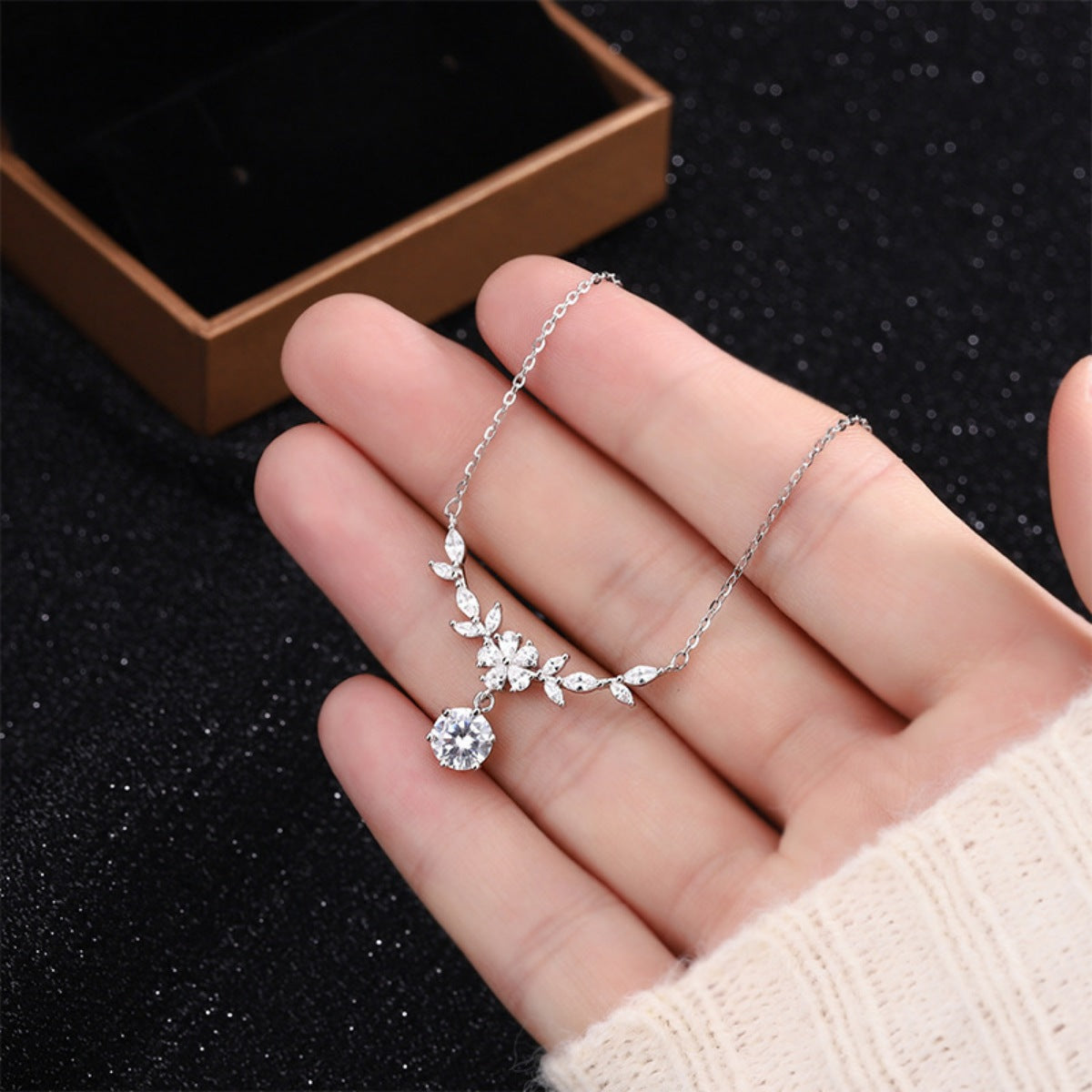 1 Carat Moissanite 925 Sterling Silver Leaf Flower Necklace - Girly Tea