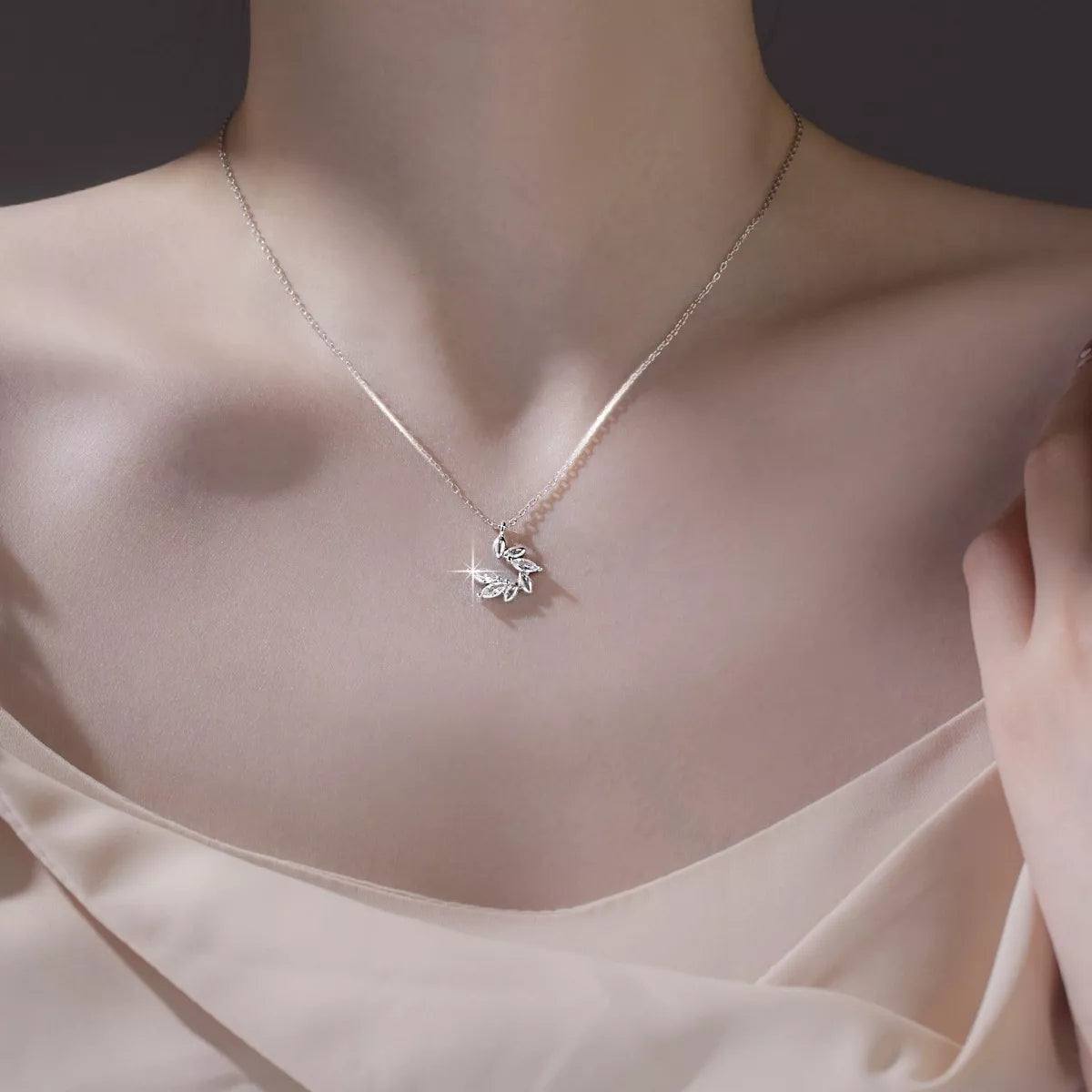 925 Sterling Silver Zircon Leaf Pendant Necklace - Girly Tea