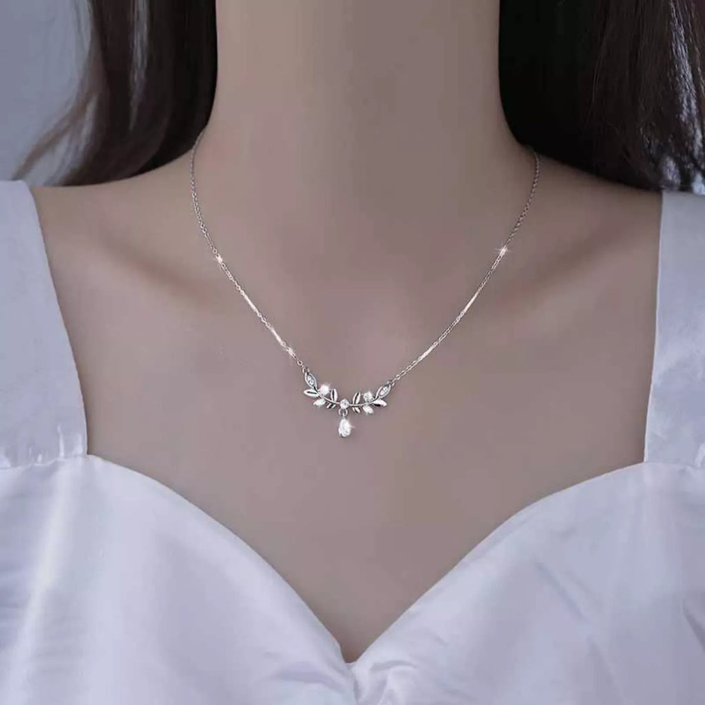 925 Sterling Silver Zircon Flower Necklace - Girly Tea