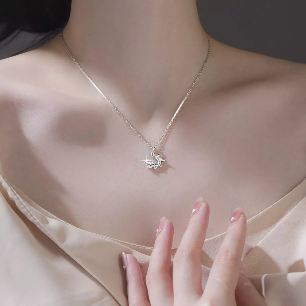 925 Sterling Silver Zircon Leaf Pendant Necklace - Girly Tea