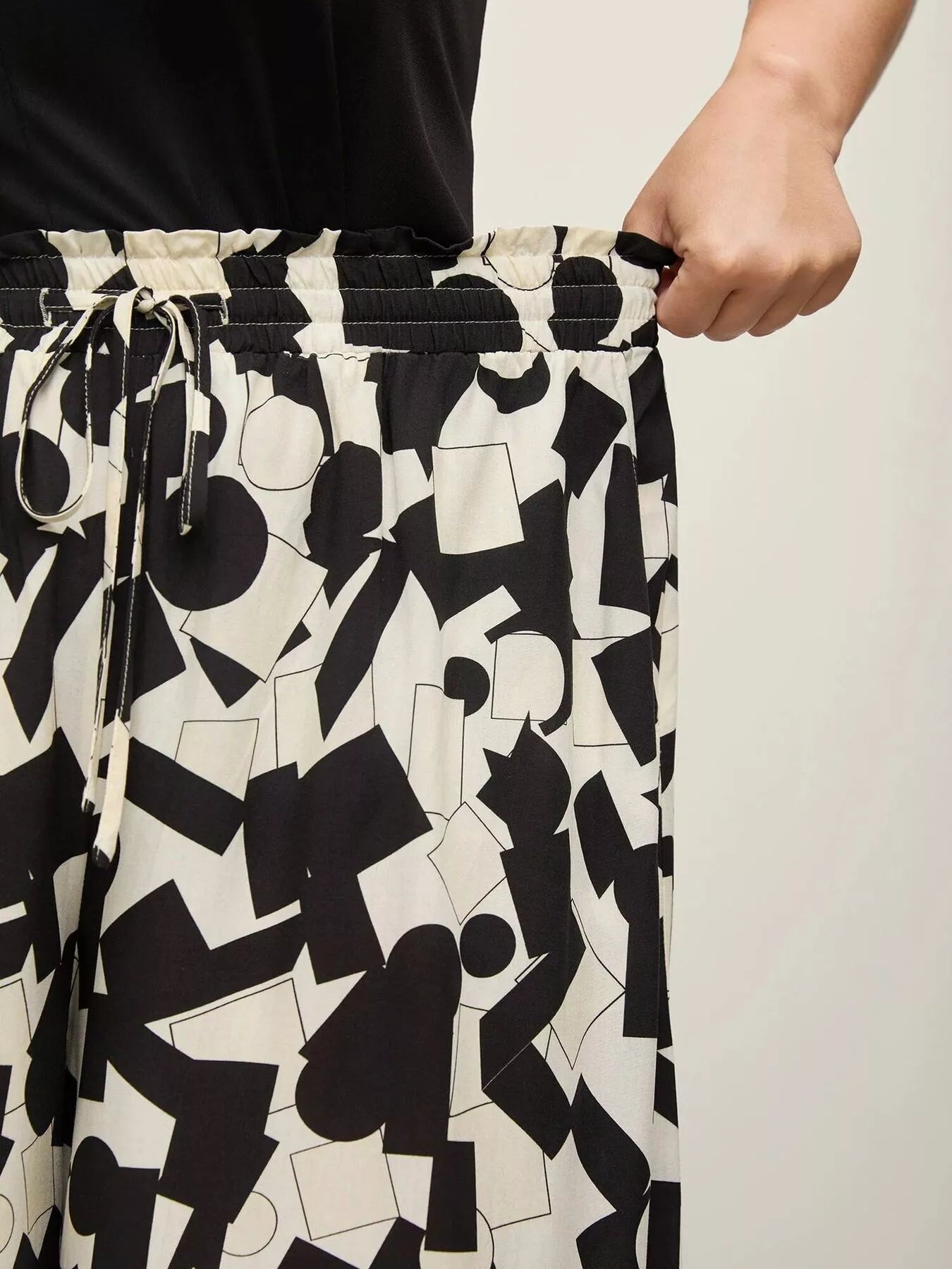 Plus Size Abstract Print Wide Leg Pants - Girly Tea