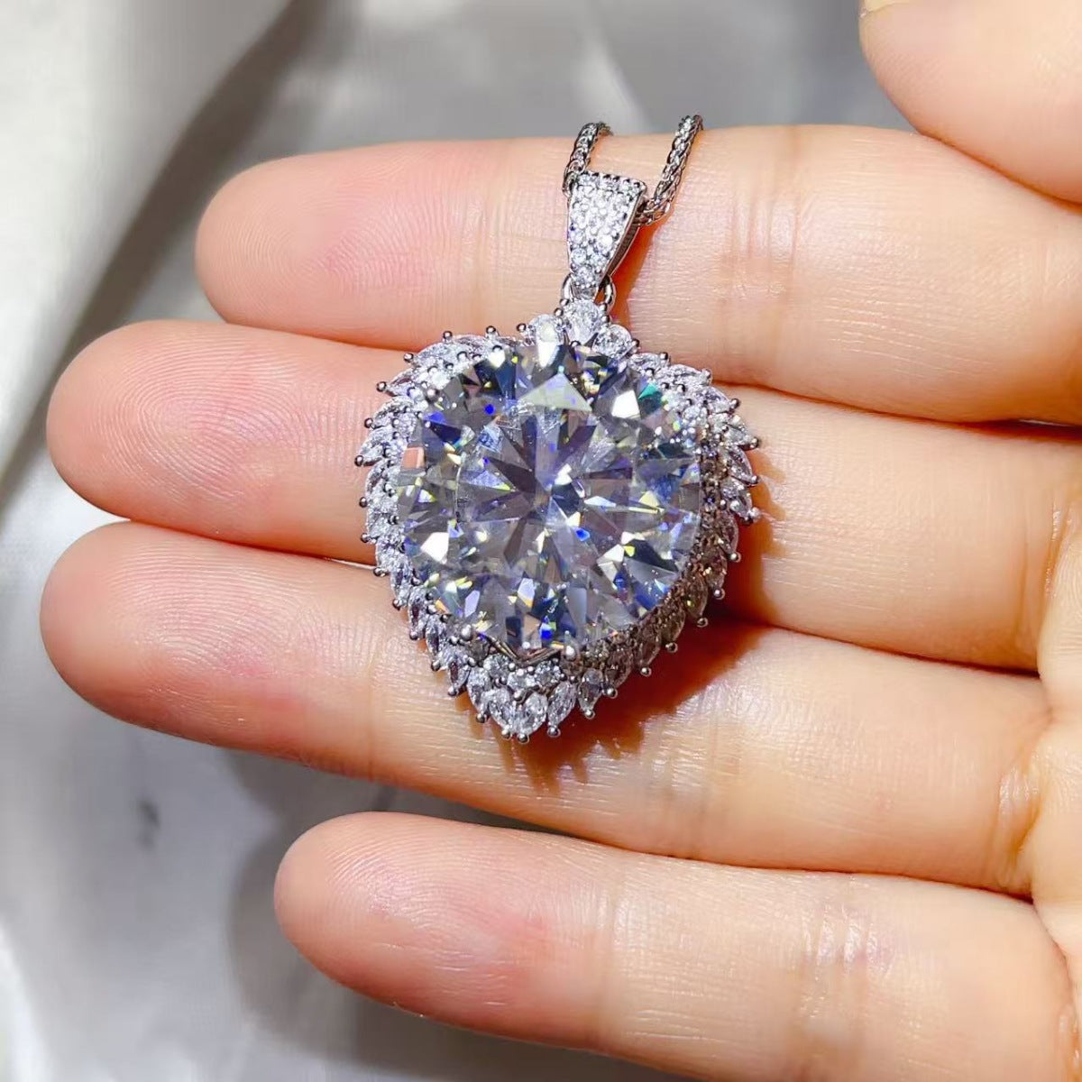 20 Carat Moissanite 925 Sterling Silver Pendant Necklace - Girly Tea