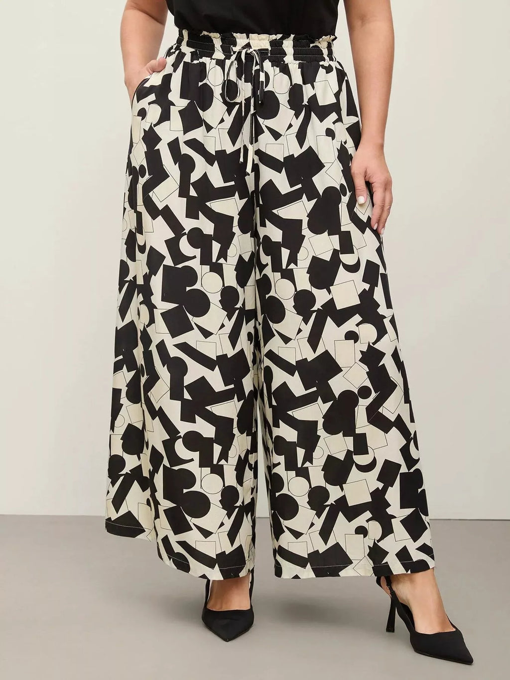 Plus Size Abstract Print Wide Leg Pants - Girly Tea