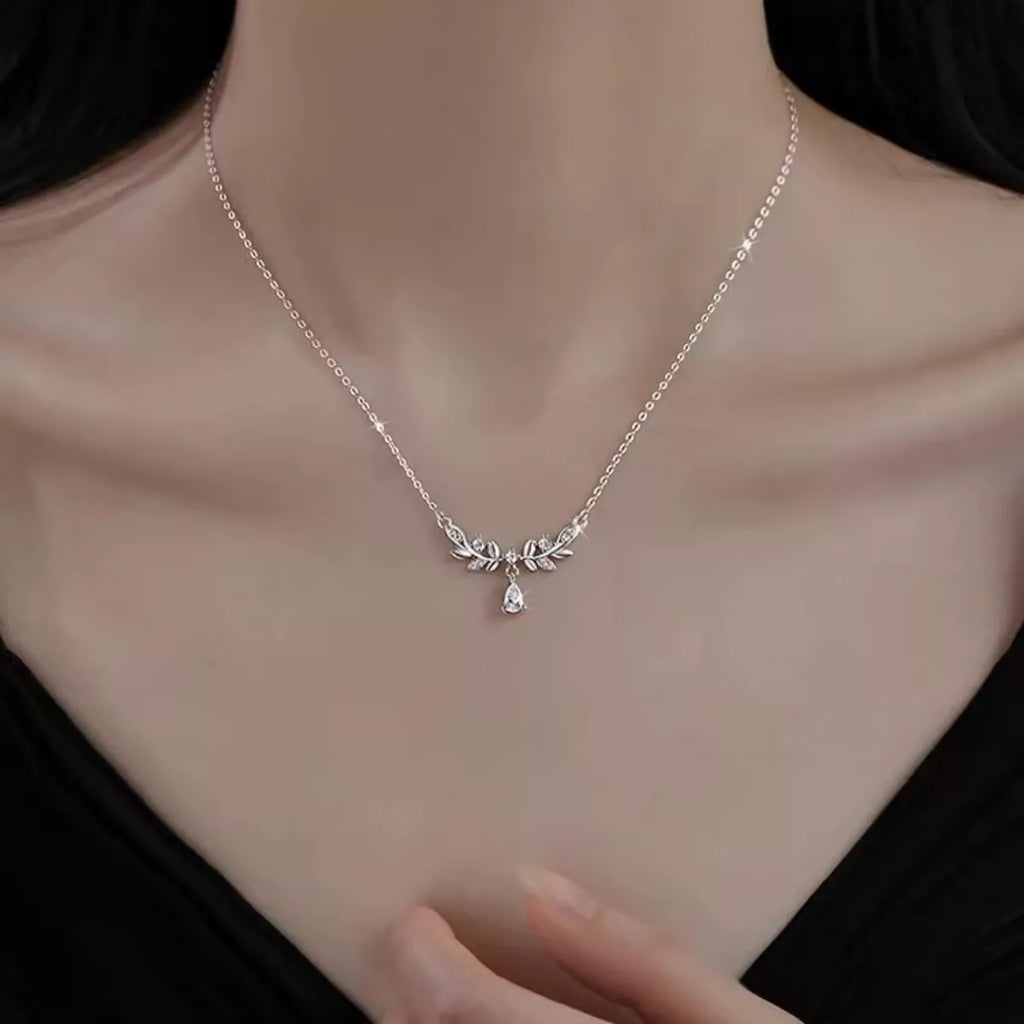 925 Sterling Silver Zircon Flower Necklace - Girly Tea